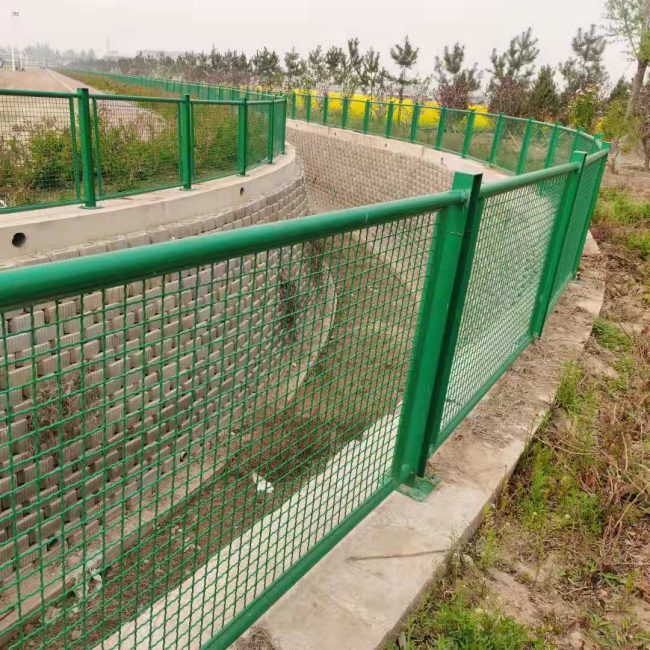 围篱浪型网